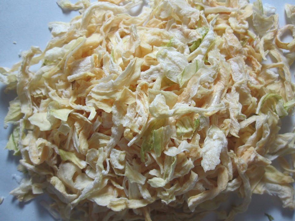 Dehydrated white onion slices 